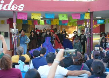 Refuerzan tradiciones con presentación artística en Casa de Cultura Viveros