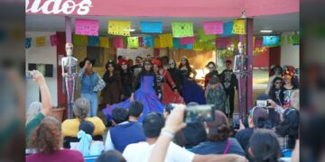 Refuerzan tradiciones con presentación artística en Casa de Cultura Viveros