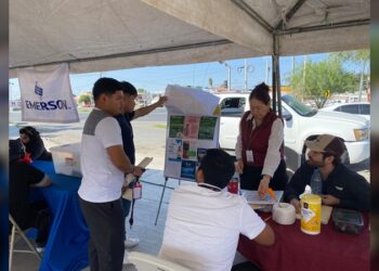 Responden ciudadanos a ‘Feria de Empleo’ en NLD