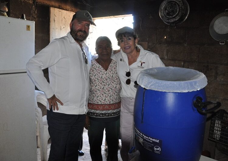 Beneficia SRH a más de 600 familias con dispositivos de filtros de agua