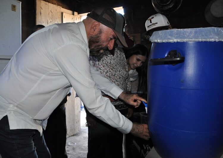 Beneficia SRH a más de 600 familias con dispositivos de filtros de agua