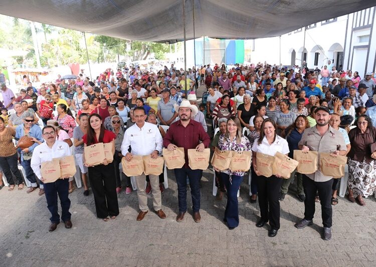 Reciben familias de González apoyo del programa Nutrimar-Común
