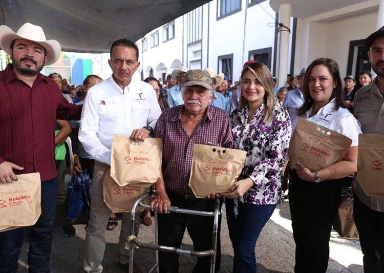 Reciben familias de González apoyo del programa Nutrimar-Común