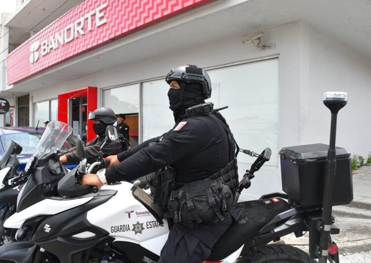 Guardia Estatal proporciona seguridad en cajeros durante Buen Fin 2024