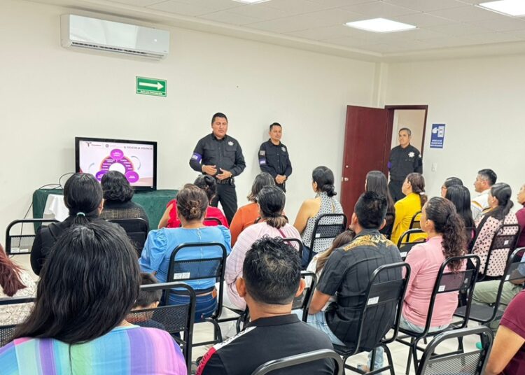 Guardia Estatal de Género imparte plática informativa a personal de SEDENA