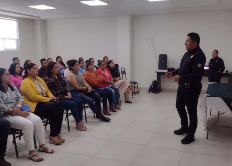 Guardia Estatal de Género imparte plática informativa a personal de SEDENA