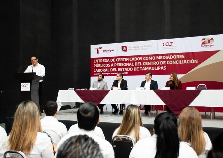 Entregan certificados como mediadores públicos a personal del CCLT