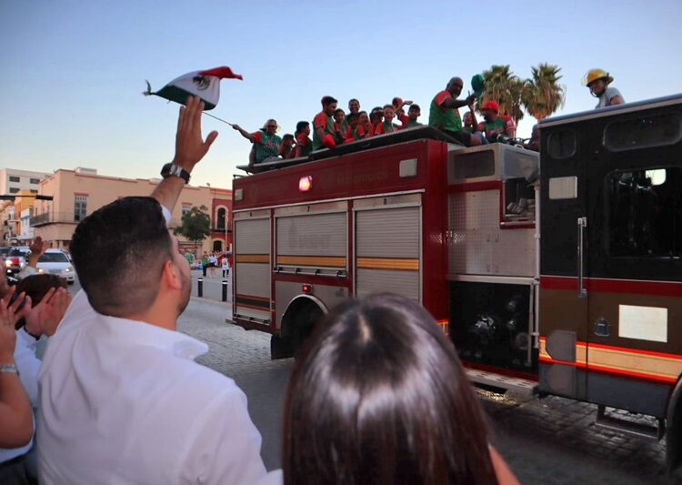 Saluda Beto Granados a peloteritos bicampeones de República Dominicana