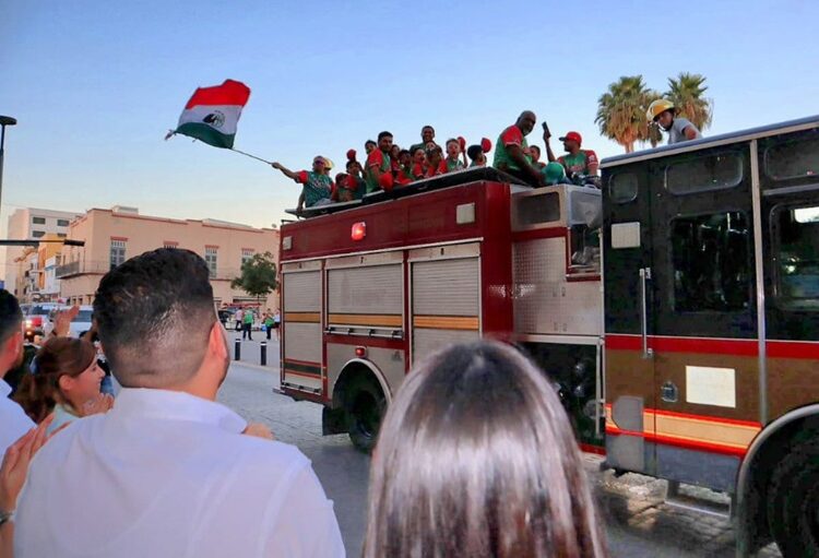 Saluda Beto Granados a peloteritos bicampeones de República Dominicana