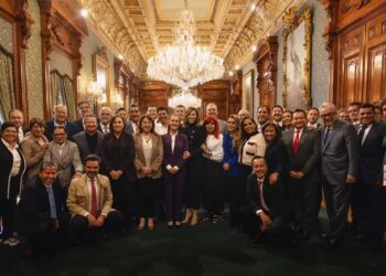 Se reúne gobernador de Tamaulipas con presidenta Claudia Sheinbaum