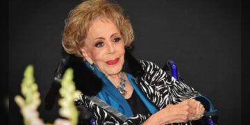 Familia de Silvia Pinal se reunieron en el hospital