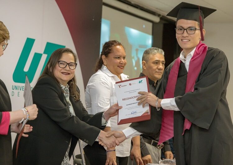 Entrega UT de Altamira una nueva generación de profesionistas