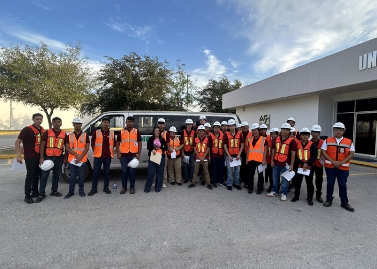 Visitan estudiantes de la UTTN empresa Eaton en Reynosa