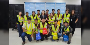 Visitan estudiantes de la UTTN empresa Eaton en Reynosa