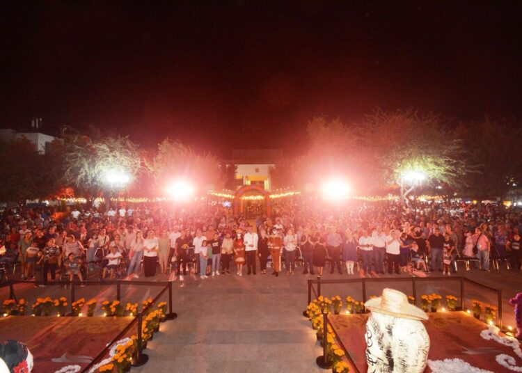 Américo y María fortalecen tradición del Día de Muertos en Tamaulipas