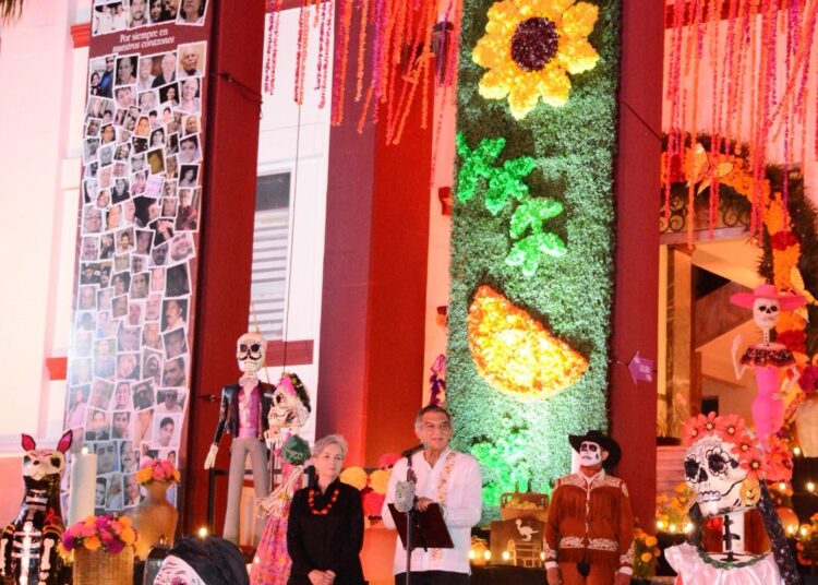 Américo y María fortalecen tradición del Día de Muertos en Tamaulipas