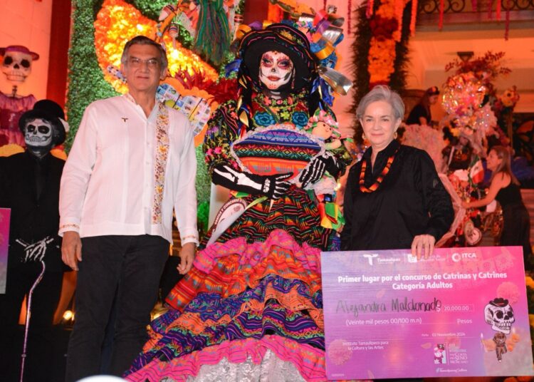 Américo y María fortalecen tradición del Día de Muertos en Tamaulipas