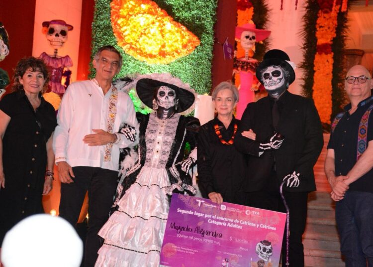 Américo y María fortalecen tradición del Día de Muertos en Tamaulipas