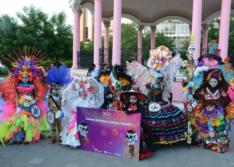 Américo y María fortalecen tradición del Día de Muertos en Tamaulipas