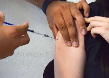 Inicia NLD vacunación gratuita contra la influenza