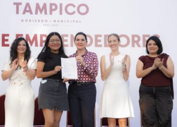 Fortalece Mónica el desarrollo de emprendedores y pequeños comerciantes