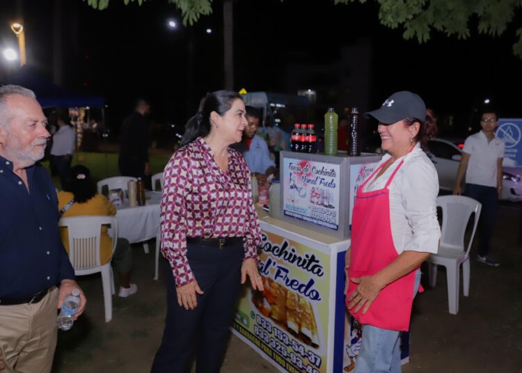 Fortalece Mónica el desarrollo de emprendedores y pequeños comerciantes