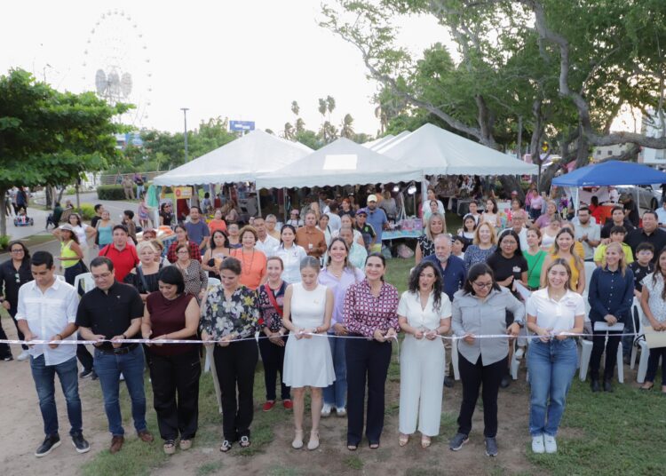 Fortalece Mónica el desarrollo de emprendedores y pequeños comerciantes