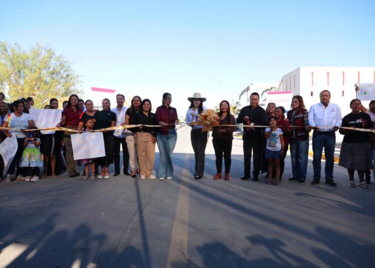Entrega CarmenLlilia millonarias obras al poniente de NLD