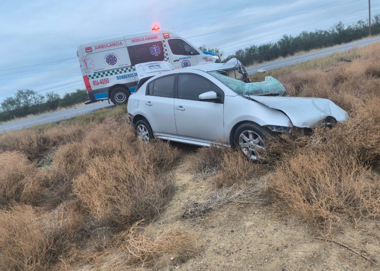 Por dormitar al volante, se impacta contra tráiler en la Monterrey-Nuevo Laredo
