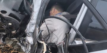 Por dormitar al volante, se impacta contra tráiler en la Monterrey-Nuevo Laredo