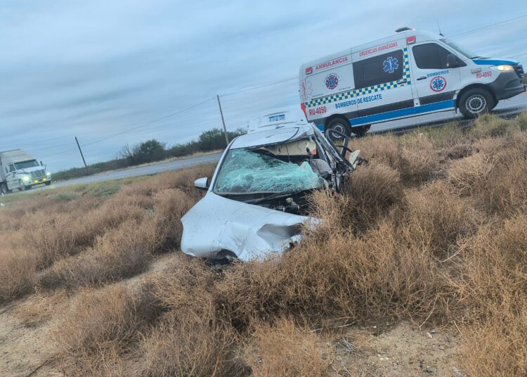 Por dormitar al volante, se impacta contra tráiler en la Monterrey-Nuevo Laredo