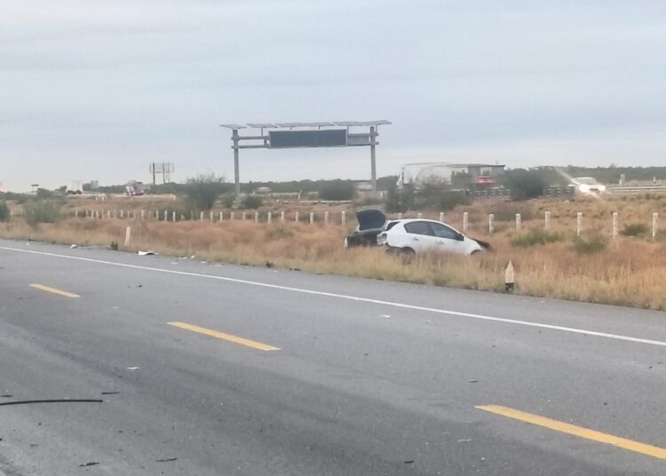 Por dormitar al volante, se impacta contra tráiler en la Monterrey-Nuevo Laredo