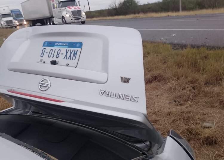 Por dormitar al volante, se impacta contra tráiler en la Monterrey-Nuevo Laredo