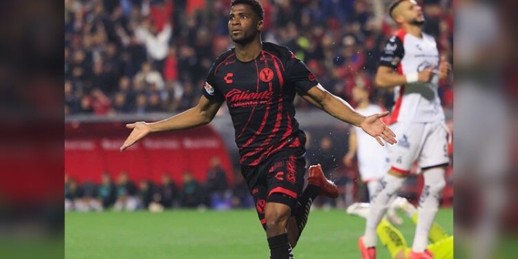 Xolos avanza a Liguilla con goleada sobre Atlas