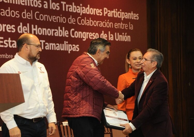 Entrega AVA reconocimientos a servidores públicos capacitados por el Senado