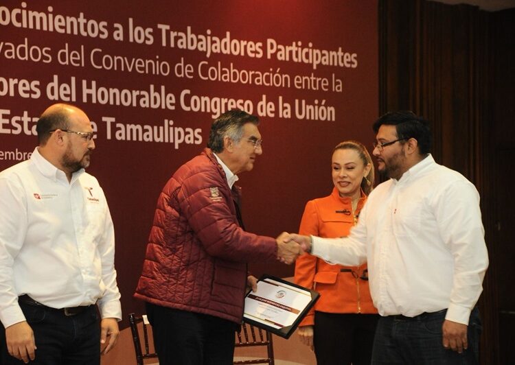 Entrega AVA reconocimientos a servidores públicos capacitados por el Senado