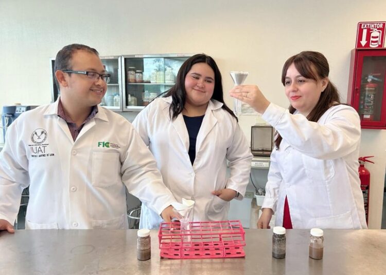 Analiza estudiante de la UAT la presencia de metales pesados en suelos de cultivo citrícola