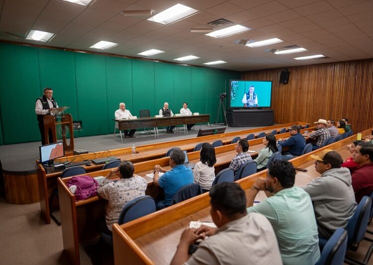 Capacita la UAT a ganaderos para la detección del gusano barrenador