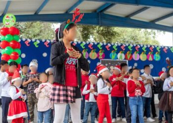 Celebran DIF Tampico y CBTis 103 la Navidad a Niñas y Niños PANNARTI
