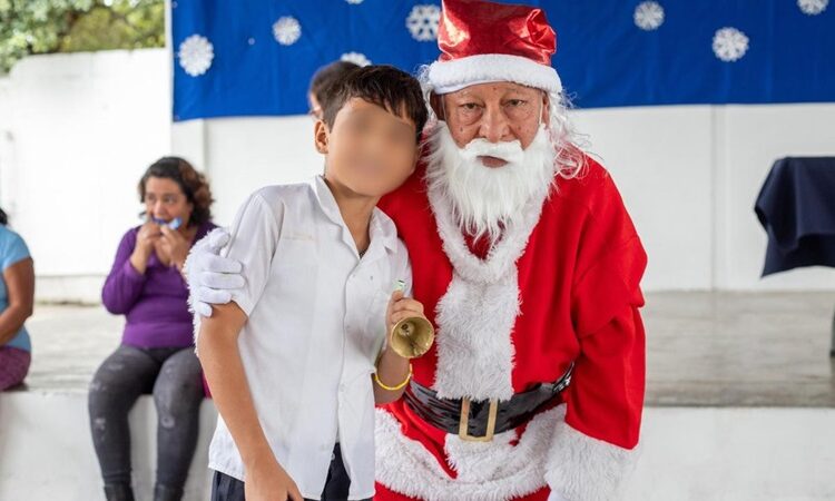 Celebran DIF Tampico y CBTis 103 la Navidad a Niñas y Niños PANNARTI