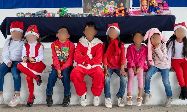 Celebran DIF Tampico y CBTis 103 la Navidad a Niñas y Niños PANNARTI