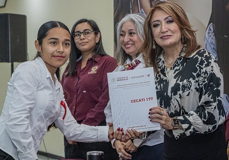 Clausuran cursos de capacitación del INMUJER en Matamoros