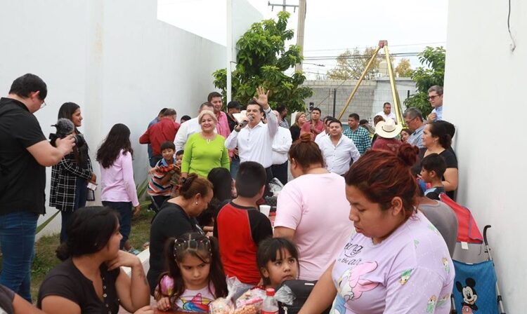 Comienzan a recibir niños donativos de juguetes del DIF Victoria