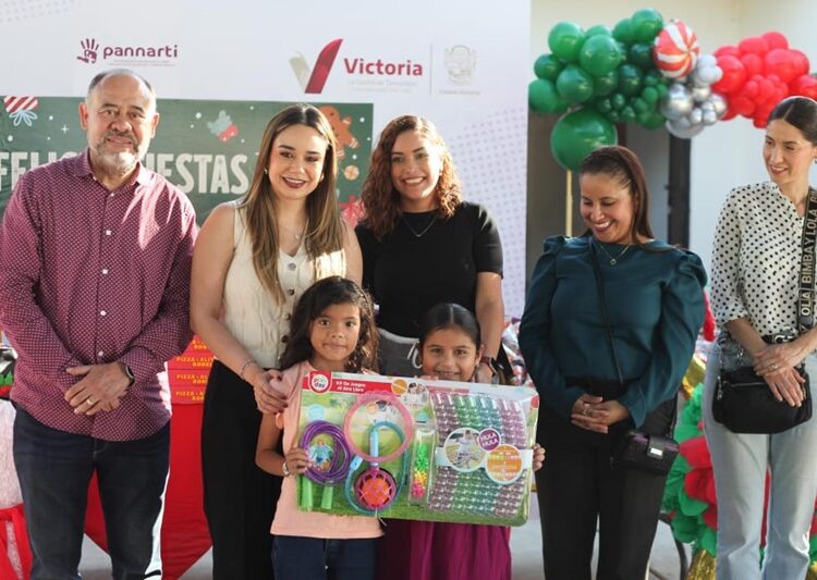 Comienzan a recibir niños donativos de juguetes del DIF Victoria