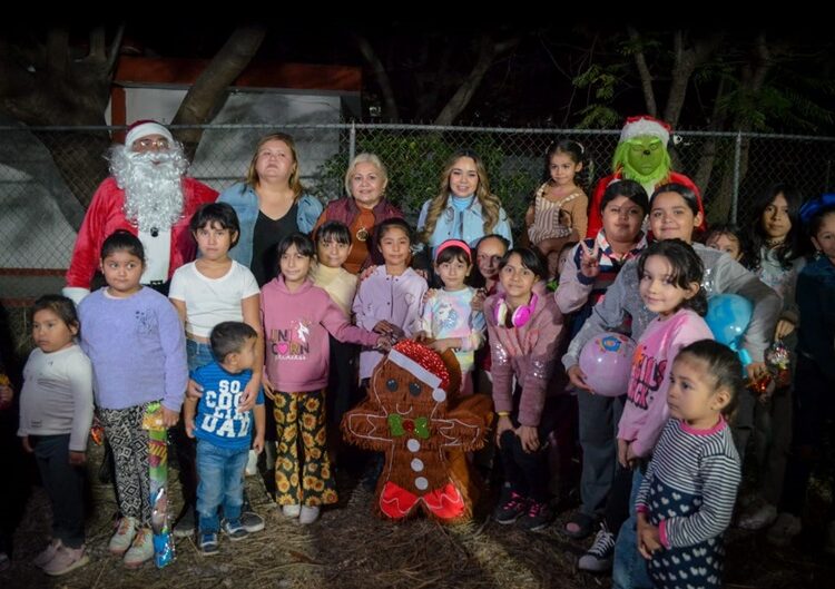 Comienzan a recibir niños donativos de juguetes del DIF Victoria