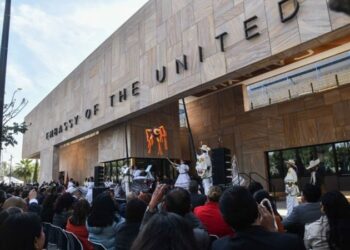 EU inaugura embajada de mil mdd en CDMX