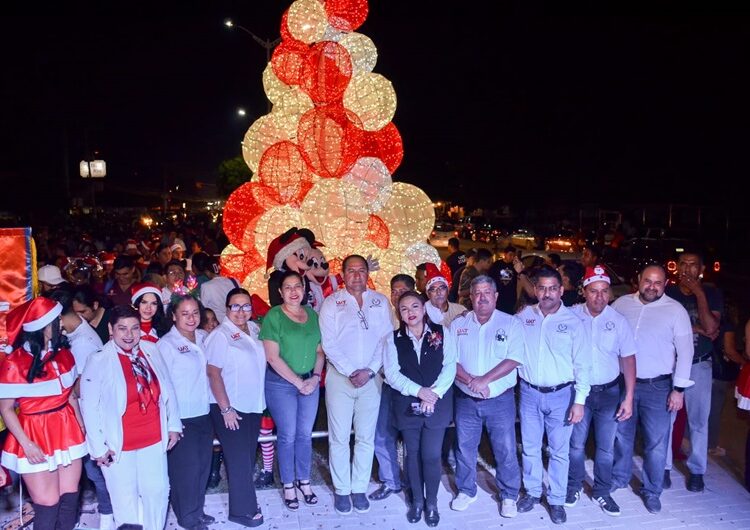 Enciende la UAT el espíritu navideño en El Mante