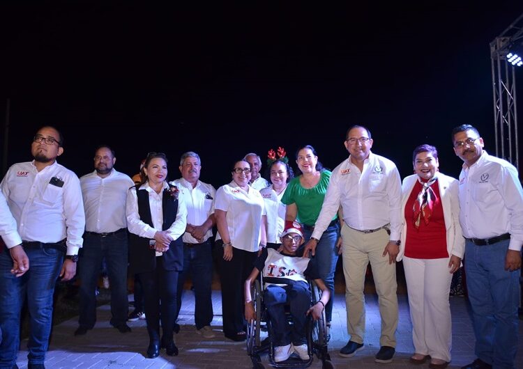 Enciende la UAT el espíritu navideño en El Mante