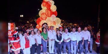 Enciende la UAT el espíritu navideño en El Mante