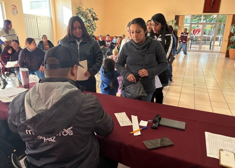 Entrega DIF apoyos a madres de comités de desayunos escolares